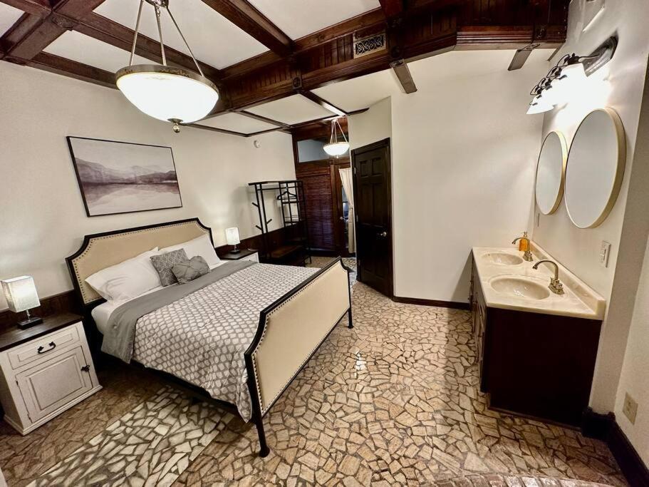 5 Bedroom Estate Near Casino And Downtown Bristol Εξωτερικό φωτογραφία