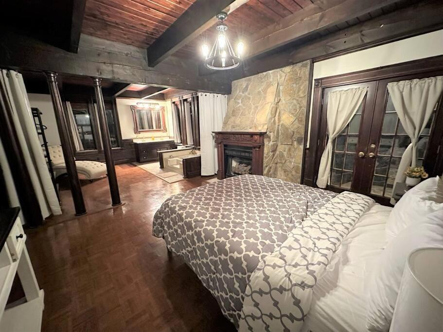 5 Bedroom Estate Near Casino And Downtown Bristol Εξωτερικό φωτογραφία