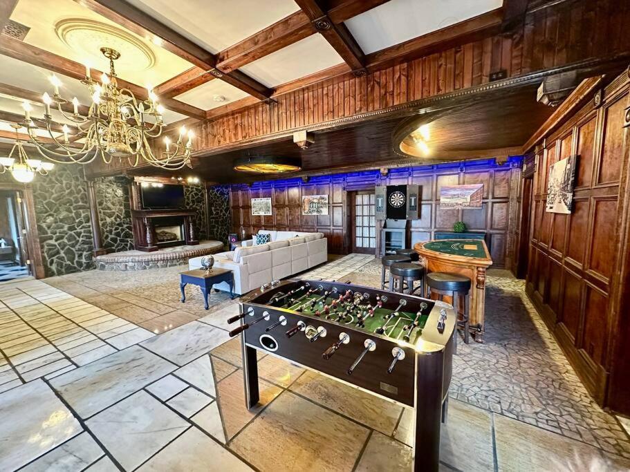 5 Bedroom Estate Near Casino And Downtown Bristol Εξωτερικό φωτογραφία